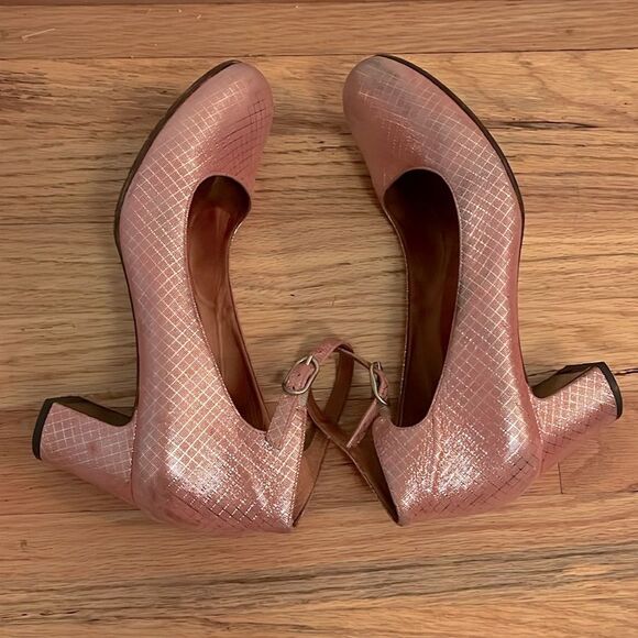 Chie Mihara Pink metallic Mary Jane Heels size 40/US 9-9.5 - Picture 6 of 10